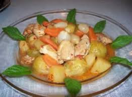 Tuz, sirke zeytinyağı ve limon suyunda yarım saat bekletilir. Tavuklu Bruksel Lahanasi Yemegi