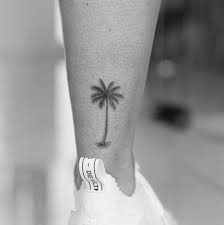 Palm Tree Tattoo Back Of Arm 43 Ideas Tatuagem De Palmeira Boas Ideias Para Tatuagem Tatuagens De Palmeiras