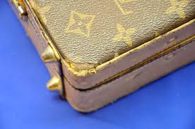 A briefcase is an important carrier if you regularly carry along documents and other necessities to and from your office. Louis Vuitton Briefcase From The 1960s At German Shop Kusera