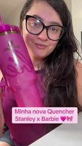 Nova garrafa Stanley x Barbie: Estilo e Praticidade