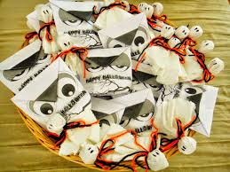 Im wesentlichen bestehen sie aus vier zutaten: Gummibarchen Tuten Und Lolli Geister Halloween Kreativ Nachgemacht