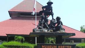Museum ini dilatarbelakangi oleh sejarah perkembangan industri rokok khususnya rokok kretek di kota kudus. Liburan Ke Kudus Jangan Lupa Mampir Museum Kretek Htm Cuma Rp 2 Ribu Akan Ada Wahana Baru Pula Tribun Travel