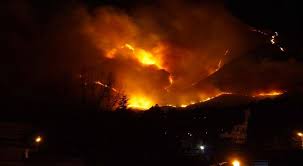 Además, se han confirmado otros dos fallecimientos a causa del coronavirus en la provincia. Cordoba Bajo Fuego Mas De 50 Evacuados Por Un Feroz Incendio Forestal Misionesonline
