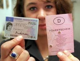 Das wichtigste zum mindestalter beim führerschein; Strassenverkehr Experten Streiten Um Fuhrerschein Mit 17 Gesellschaft Faz