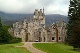 Ardverikie Estate Glenbogle House Of Monarch Of The Glen Tv Series Monarch Of The Glen Castle Fairytale Castle