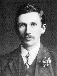 Emily Florence's Instagram, Twitter & Facebook