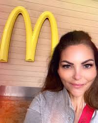 Darlene Garofalo's Instagram, Twitter & Facebook