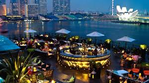 The romantic ambience means champagne is the drink of choice amongst the clientele. 20 Best Rooftop Bars In Singapore 2021 Update