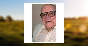 Anna Gwinn's Instagram, Twitter & Facebook