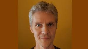 Számomra az írás mély belső utazás”