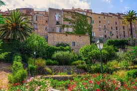 Les membres amis des plus beaux villages de france bénéficient d'une réduction de 5% sur leur séjour réservé en direct, sur présentation de leur carte à jour de la cotisation annuelle. Les Plus Beaux Villages De Provence Easyvoyage