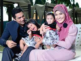 Video tentang datuk sheikh muszaphar shukor. Inilah Dia Kembar Comel Yang Menyerikan Lagi Keluarga Datuk Dr Sheikh Muszaphar Dan Isteri Datin Dr Halina Kisah Dunia