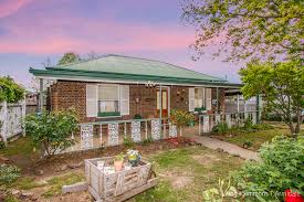 144 Allingham Street Armidale Nsw 2350 Domain