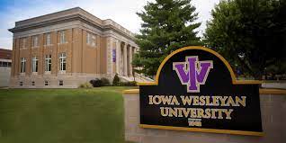 It has a total undergraduate enrollment of 3,018, its setting is city, and the campus size is 316 acres. Iowa Wesleyan University Sees Enrollment Growth For Fifth Straight Year Iowa Wesleyan University