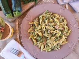Pasta Zucchine E Tonno Kikakitchen Ricetta Pasta Con Le Zucchine Ricette Ricette Pasta Zucchine