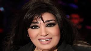 عادت الفنانة المصرية فيفي عبده إلى الرقص في الحفلات من جديد، وأحيت حفلا في ليلة رأس السنة، على ضفاف النيل. ÙÙŠÙÙŠ Ø¹Ø¨Ø¯Ù‡ Ø·Ù„Ù‚Øª Ø²ÙˆØ¬ÙŠ Ø¨Ø³Ø¨Ø¨ Ù…Ù‚Ù„Ø¨ ÙÙŠ ÙƒÙŠÙ†ÙŠØ§