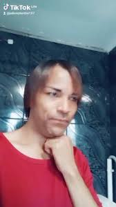 Pre-game pint and Swans discussion in Melbourne