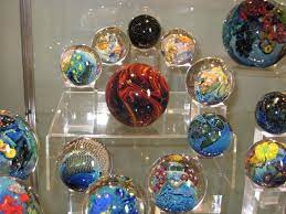 Amazing Glass Quot Planets Quot From Glass Artist Josh Simpson Museum Glass Art Installation Glass Art Hand Blown Glass