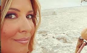 Check out the latest pictures, photos and images of selvaggia lucarelli. J7vxrxwmn6cz M