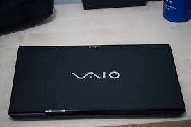 Good performance, a very lightweight and stylish body, and a good display is offset by an awkwardly small touchpad and disappointing battery life. Sony Vaio S Series Wikipedia