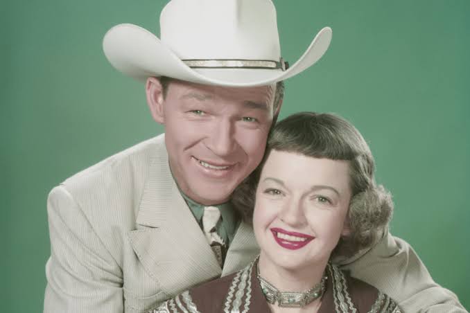🎬 Dale Evans Finally Revealed the Truth About Her Life — The Pain Behind Hollywood’s “Queen of the West”