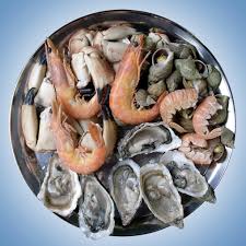 Yes, these are absolutely halal to eat. Seafood Wikipedia