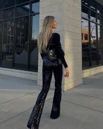 Commando On Instagram Who Says You Can T Wear Sparkles After The Holidays P S Our Sequin Leggings Are On Sale Clic In 2022 Sequin Leggings How To Wear Fashion