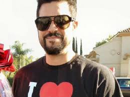 Fancy Signs Applebaum, Karensky Joins B-Reel and More