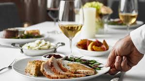 If cooking thanksgiving dinner in 2020 isn't your idea of enjoying thanksgiving and it brings on too much stress, consider buying a deliciously cooked meal instead! Thanksgiving Day 2020 Restaurants Open No Family Gatherings Covid 19