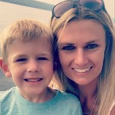 Kerri Gleason's Instagram, Twitter & Facebook