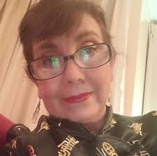 Hoy las mujeres manejan familias, emprendimientos, países y todo lo que se  propongan. Sube tu foto usando #MujeresQueManejan y cuéntanos qué manejas  tú.