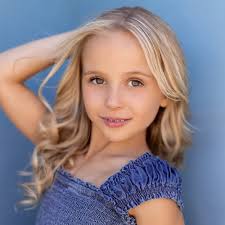 Danielle Brotherton's Instagram, Twitter & Facebook