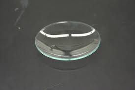 Gelas ukur ini termasuk ke dalam alat ukur, sehingga tidak boleh dipanaskan karena dapat mengakibatkan ketelitian dari alat menurun dalam penggunaannya. Fungsi Gelas Arloji Kaca Arloji Watch Glass Laboratorium Smk