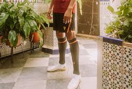 Sage and skylar came a cross a hot Brazilian beauty with an