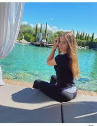 So reagieren sie auf ihre hater bei instagram! Pin Von Sophia Werner Auf Davina Geiss Madchen Leggings Hubsche Frau Frau