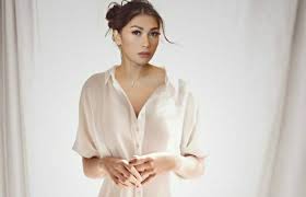 Meski demikian, kabar pernikahan tata janeeta dengan brotoseno juga mencuat ketika mantan personel mahadewi ini mengunggah sebuah foto di instagram. Tata Janeeta Sah Jadi Nyonya Brotoseno