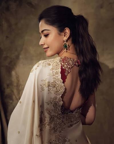Rashmika Mandanna (@rashmika_mandanna) looking stunning in our Mandakini  Saree Set. [ Mrunalini Rao, Rashmika Mandanna, Hyderabad, Delhi,  Craftsmanship, Made in India, Intricacy, Details, Resham, Zardozi,  Handcrafted, Classic Indian Silhouette, Saree ...