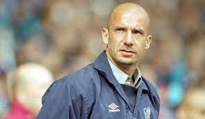 Gianluca vialli is a soccer player for the history of u.s. Bertarung Seperti Vialli Pandit Football Indonesia