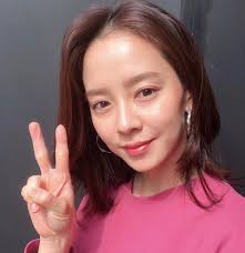 She gave a stunningly accurate portrayal of a wife who has an affair in my wife is having an affair this week. Song Ji Hyo Son Ho Jun Feature In Behind The Scenes Sneak Peek For Upcoming Drama The Independent Singapore News