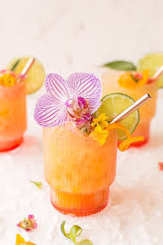 Pineapple Mango Rum Punch Recipe That Is Almost Too Pretty To Drink Rezept Punsch Rezept Rumpunsch Cocktails