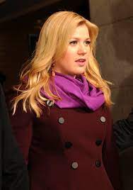 Kelly brianne clarkson (born april 24, 1982) is an american singer, songwriter, actress, author, and television personality. Kelly Clarkson Wikipedia