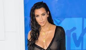 The reality tv star is trying to break the internet with a (very) nsfw photo for paper magazine. Kim Kardashian Is Back And She S Wearing No Makeup Stylecaster