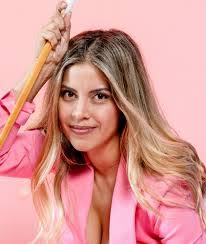 Amanda Polo's Instagram, Twitter & Facebook