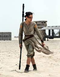 Who Are Rey S Parents 5 Star Wars The Force Awakens Fan Theories Spoilers Star Wars Hair Rey Star Wars Daisy Ridley Star Wars