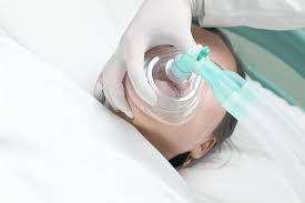 Cpr maskesi ağızdan ağza resusitasyon için koruyucu bariyere sahiptir. Atmung Durch Eine Maske In Der Wiederbelebung Des Menschen Cpr Stockbild Bild Von Training Betriebsmittel 30878275
