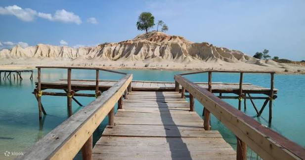 Bukit Pasir & Blue Lake Bintan - Klook