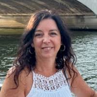 Lisa Macnaughton's Instagram, Twitter & Facebook