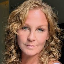 Tracy Baumgart's Instagram, Twitter & Facebook