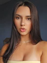 Olivia Whalen's Instagram, Twitter & Facebook