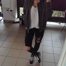 Baddie Black And White Vans Outfit Pin By Taylor On S T Y L E Black Ripped Jeans Black Ripped Jeans Outfit Jeans Outfit Winter